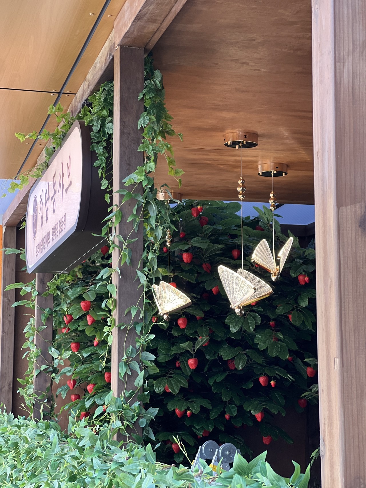 테스 디자인의 청담동샤브 시공 사진 01