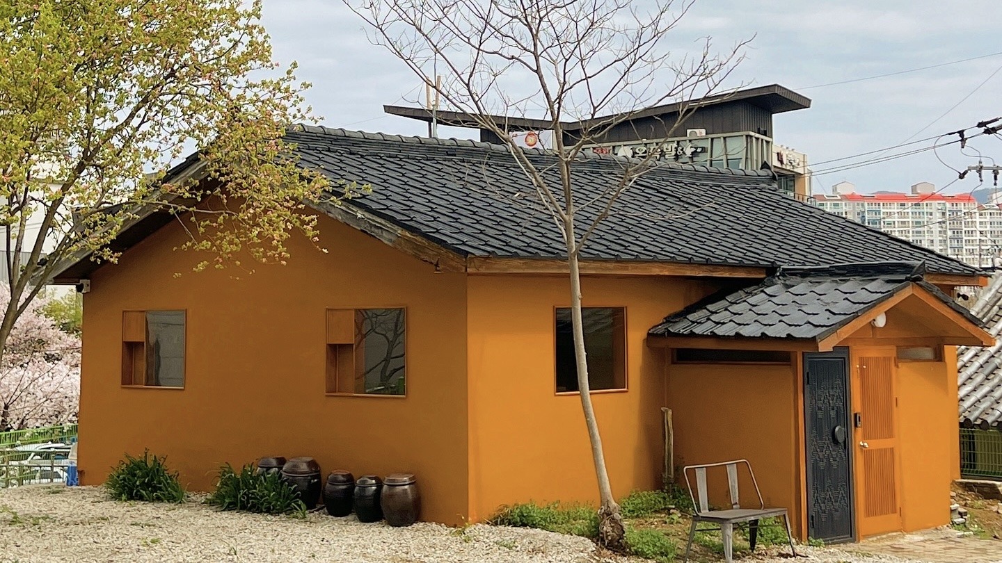 테스 디자인의 밀집 시공 사례 사진 매장 외관 전경