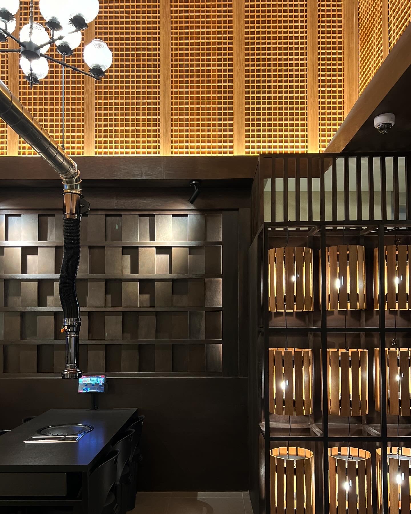 테스 디자인의 고깃집 팔구삼겹 시공 사례 사진 01