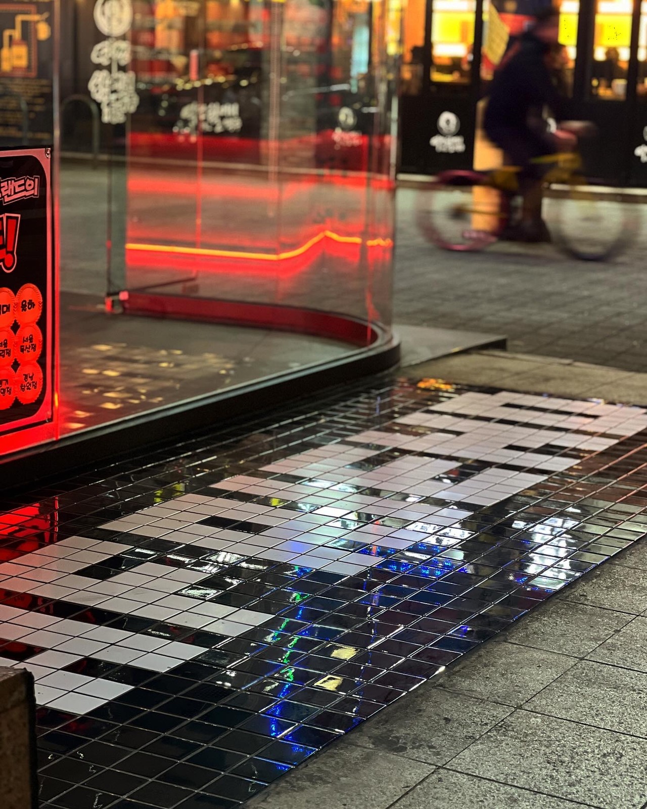 테스 디자인의 베이프렌드 전자 담배 매장 시공 사례 사진 03